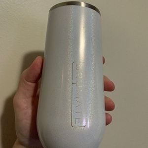 Glitter white brumate flute